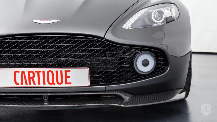 Детали экстерьера Aston Martin Vanquish Zagato Speedster 2018 года  (WW) (фото 20 из 28)